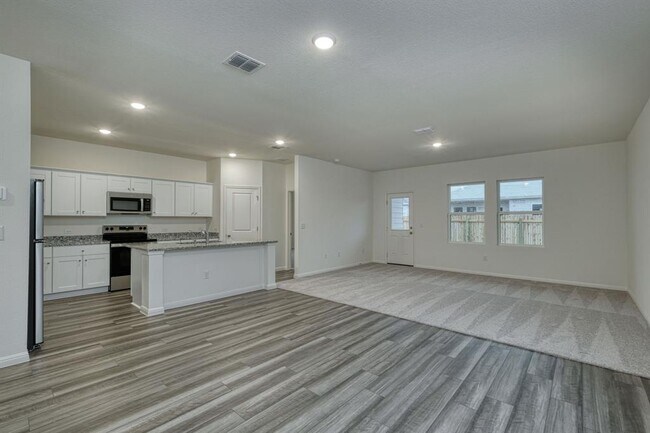 212 Wilson Spgs Ln in Taylor, TX - Building Photo - Building Photo