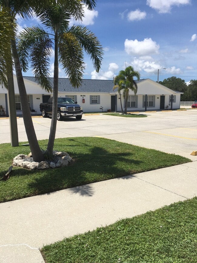 10770 US Hwy 19 N, Unit 8 in Pinellas Park, FL - Building Photo - Building Photo