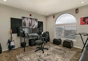 18919 E Warren Cir, Unit 303 in Aurora, CO - Building Photo