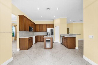 904 Stillwater Ct in Weston, FL - Building Photo - Building Photo