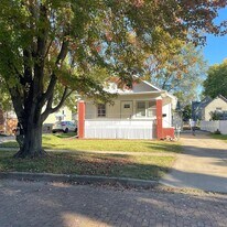 1105 E Kansas St in Peoria, IL - Building Photo