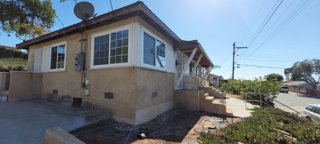 2103 Drescher St in San Diego, CA - Building Photo - Building Photo