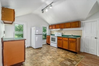 34 Poplar St in New Milford, CT - Building Photo - Building Photo
