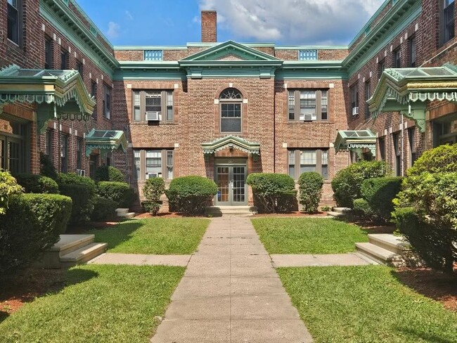 215 Fountain St, Unit C in New Haven, CT - Building Photo - Building Photo