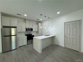 7802 N 58th St-Unit -2 in Mission, TX - Building Photo - Building Photo