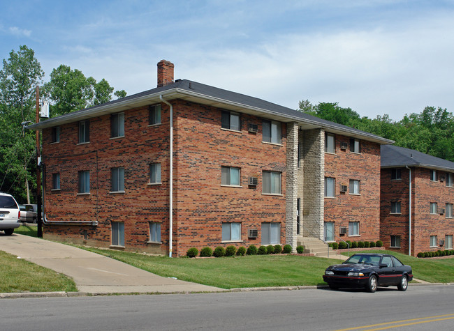 Highland Manor in Covington, KY - Building Photo - Building Photo