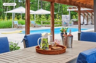 165 Swamp Rd in East Hampton, NY - Building Photo