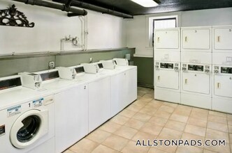 437 Cambridge St, Unit 31 in Boston, MA - Foto de edificio - Building Photo