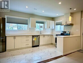 831 Beach Blvd in Hamilton, ON - Building Photo - Building Photo