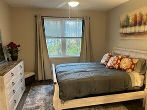 2087 Community Ln in Ontario, NY - Foto de edificio - Building Photo