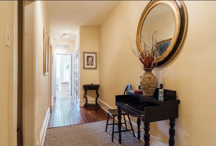 6751 Germantown Ave, Unit 2 in Philadelphia, PA - Building Photo