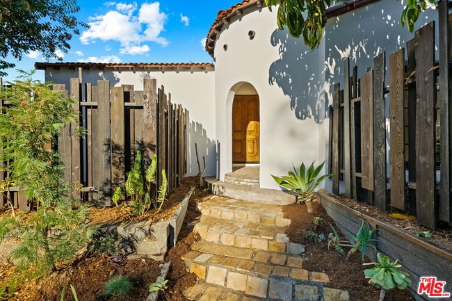 3311 Berkeley Ave in Los Angeles, CA - Building Photo - Building Photo