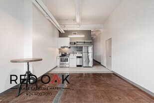 430 S Broadway, Unit 308 in Los Angeles, CA - Building Photo