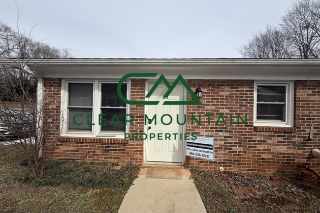 300 Brook Glenn Rd in Taylors, SC - Building Photo - Building Photo