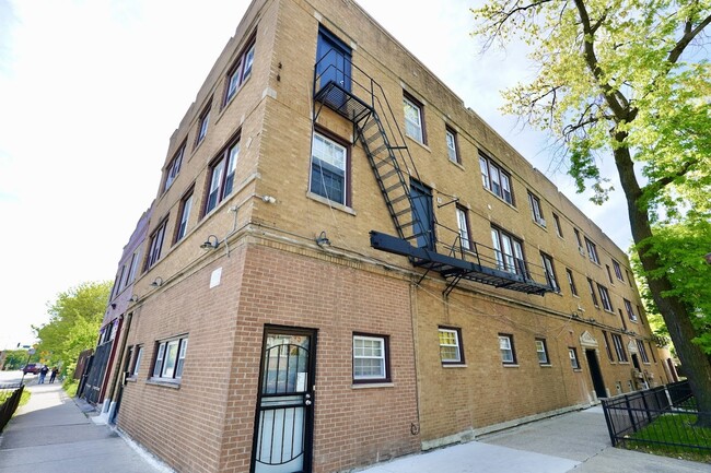 property at 6707 S Artesian Ave