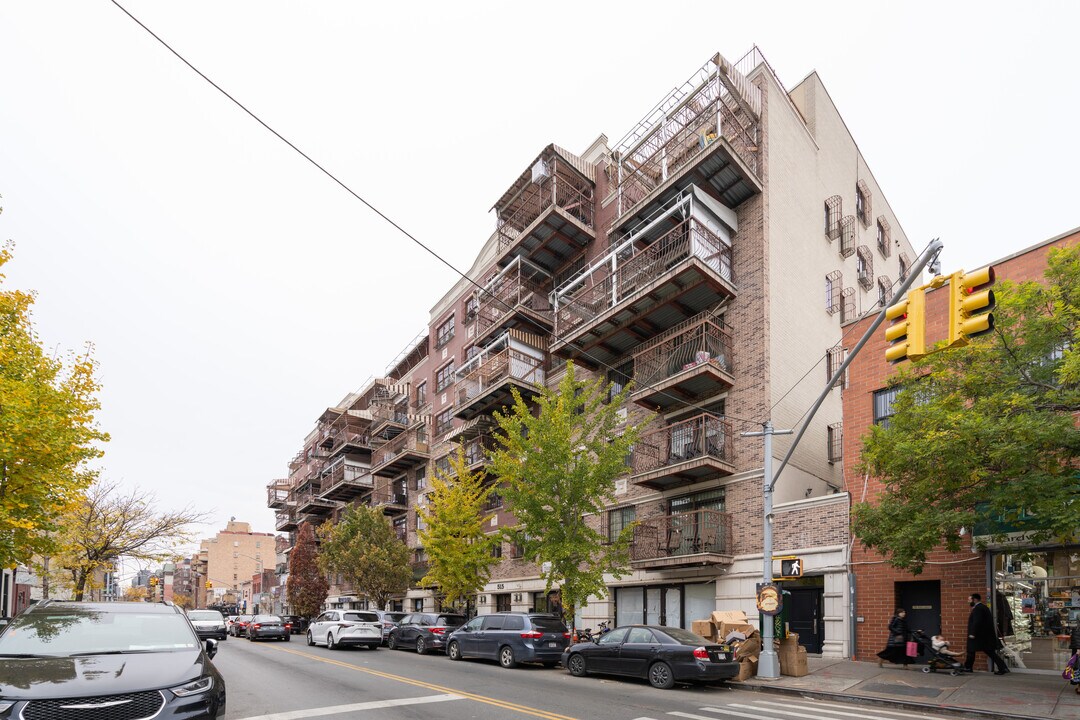 515 Flushing Ave in Brooklyn, NY - Building Photo