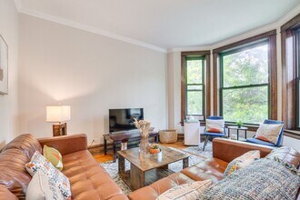 5429 S Blackstone Ave, Unit Condo in Chicago, IL - Building Photo - Building Photo