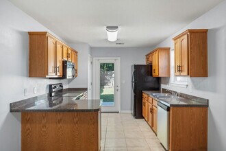 707 Woodlawn Ave in Fort Walton Beach, FL - Building Photo - Building Photo