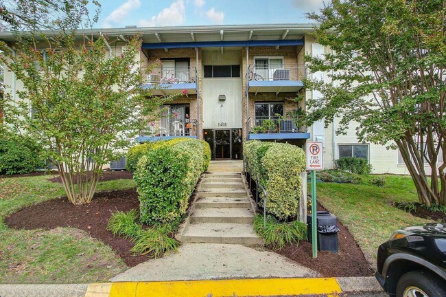 11408 Cherry Hill Rd in Beltsville, MD - Building Photo - Building Photo