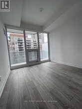 15 Holmes Ave in Toronto, ON - Building Photo - Building Photo