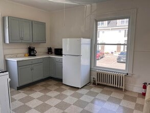408 Porter St in Manchester, NH - Building Photo - Building Photo
