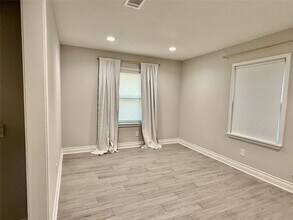 708 Crown St in Galena Park, TX - Building Photo - Building Photo