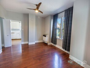 7325 N Saint Louis Ave in Portland, OR - Foto de edificio - Building Photo