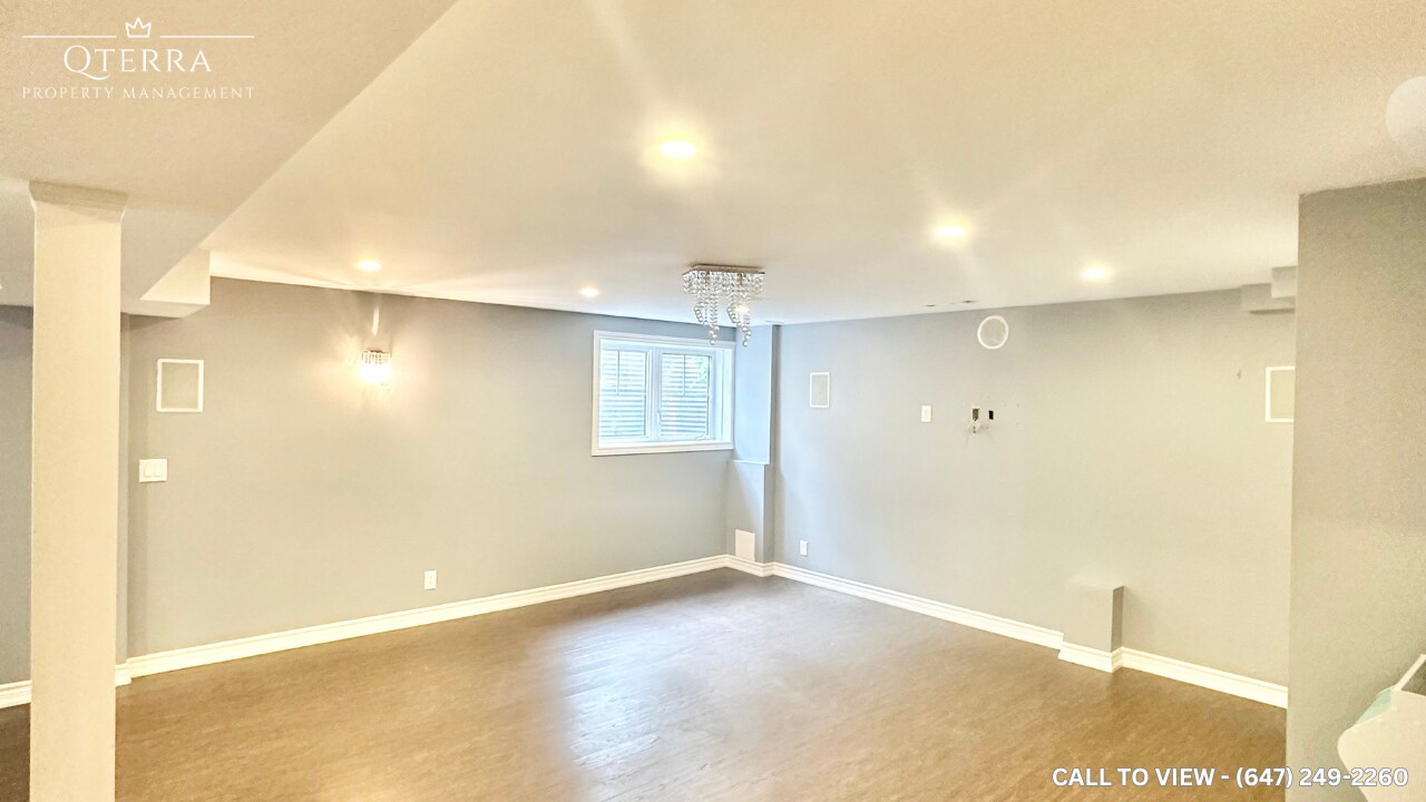 6 Bignell Cres in Ajax, ON - Building Photo