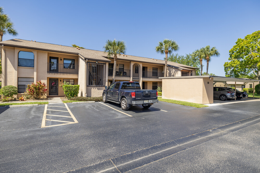 Bayshore Village Condominiums in Bradenton, FL - Foto de edificio