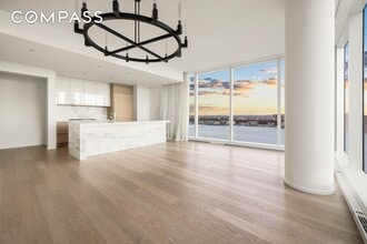 30 Riverside Blvd in New York, NY - Building Photo - Building Photo