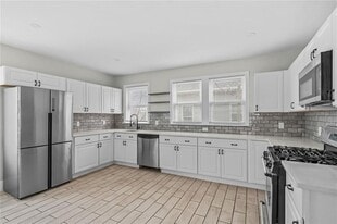 123 Radcliffe Ave in Providence, RI - Building Photo