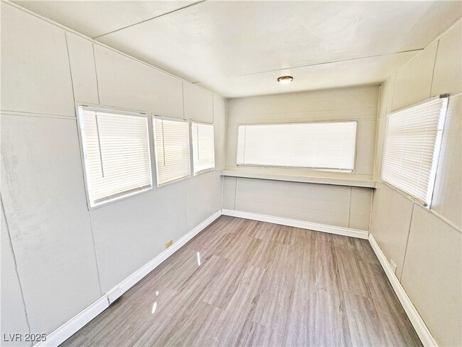 property at 2220 W Bell Vista Ave