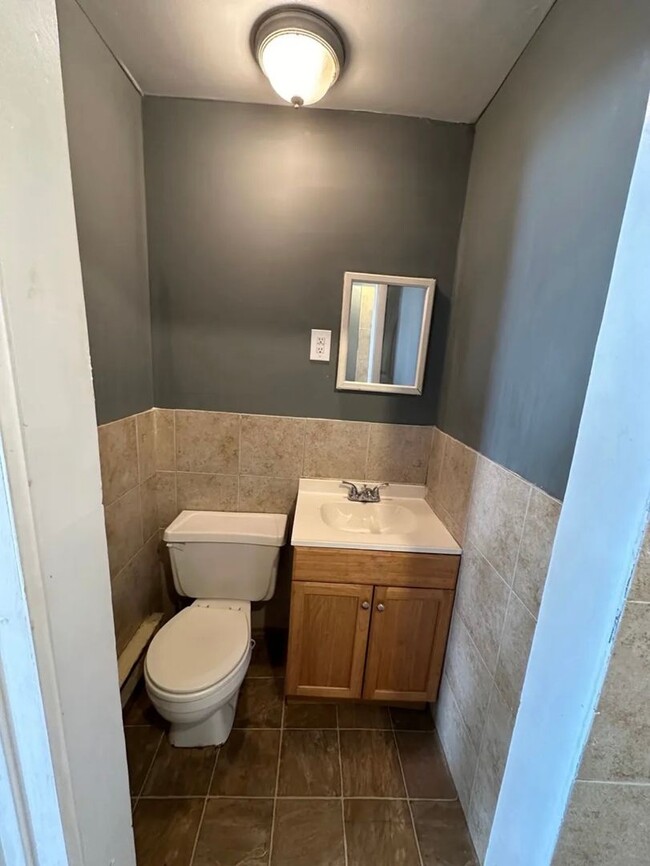 8906 West Chester Pike in Upper Darby, PA - Building Photo - Building Photo