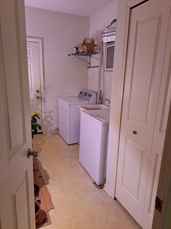 property at 4038 Norwich Dr