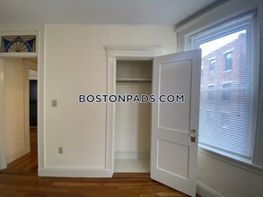 117 Park Dr in Boston, MA - Building Photo - Building Photo