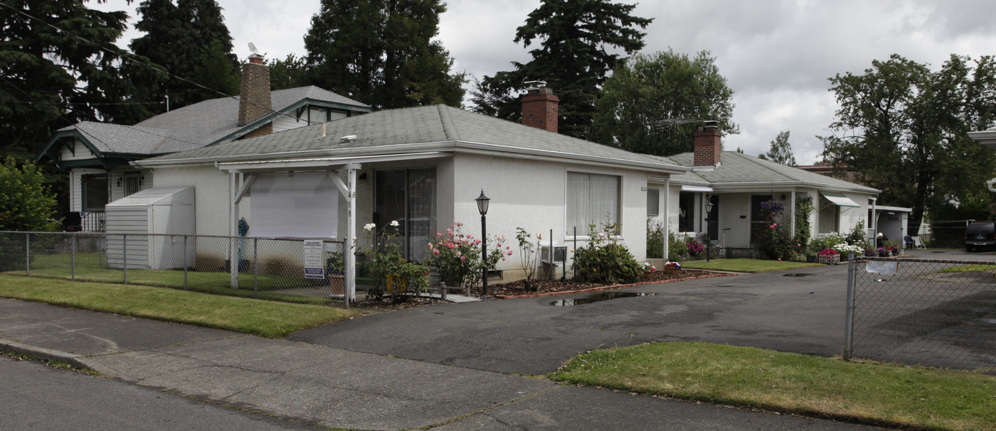 3414-3424 SE 67th Ave in Portland, OR - Foto de edificio