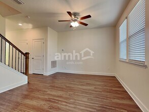 1199 Tan Tara Trail in Jacksonville, FL - Foto de edificio - Building Photo
