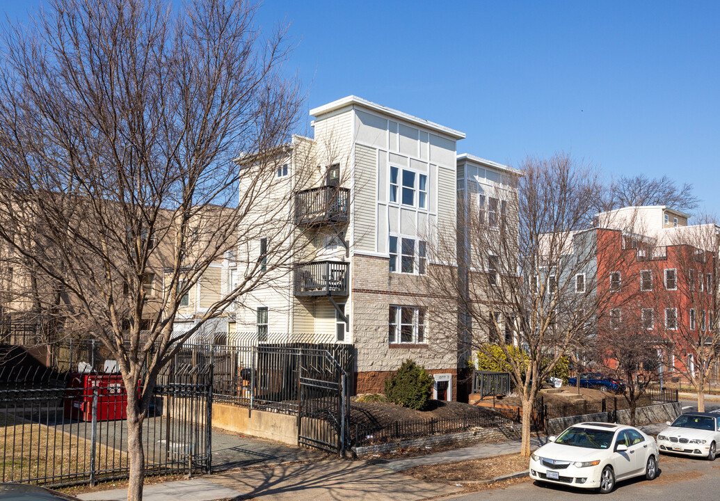 1377 K St SE in Washington, DC - Building Photo