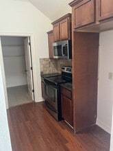 4097 N Rolling Meadows Dr in Fayetteville, AR - Building Photo - Building Photo