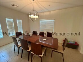 10225 Azimuth St in Bakersfield, CA - Building Photo - Building Photo