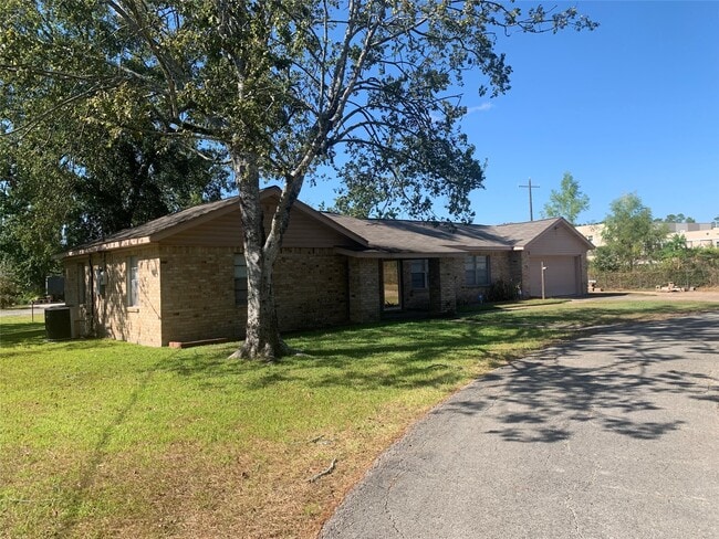 property at 22047 E Hammond Dr