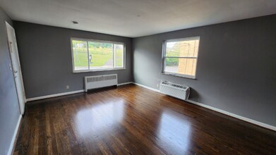 2584 Westwood Northern Blvd in Cincinnati, OH - Building Photo - Building Photo