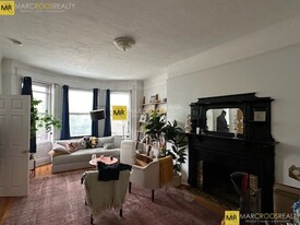 591 Beacon St, Unit 2 in Boston, MA - Building Photo