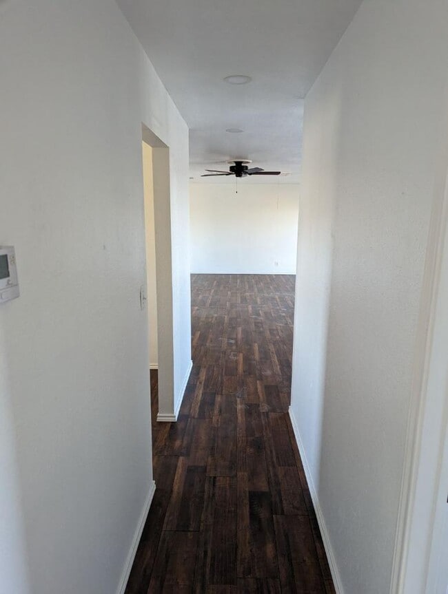 107 W Mesquite St