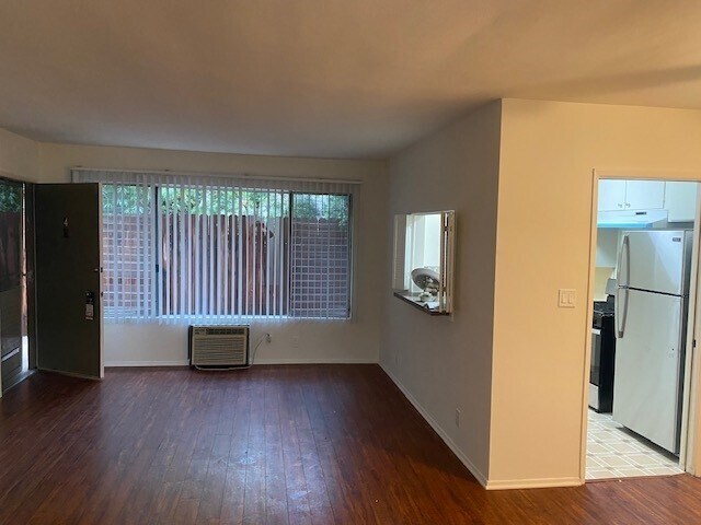 812 Westbourne Dr in West Hollywood, CA - Building Photo - Building Photo