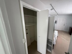 605 E Coast Ave in Lantana, FL - Foto de edificio - Building Photo