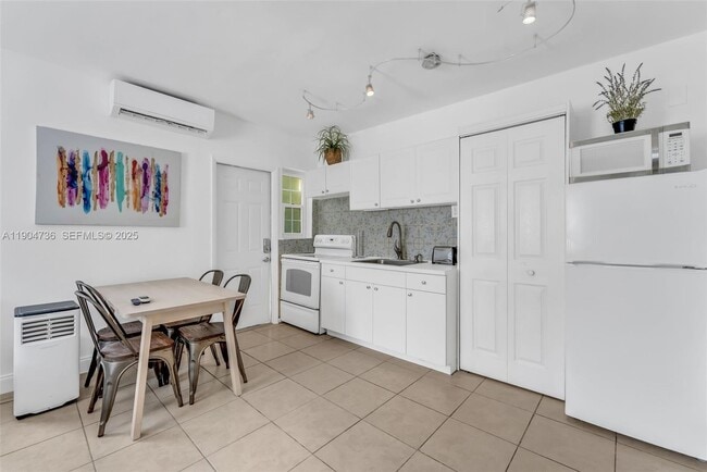 property at 1639 Hayes St