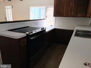 145 Oak Ln in Coatesville, PA - Building Photo - Building Photo