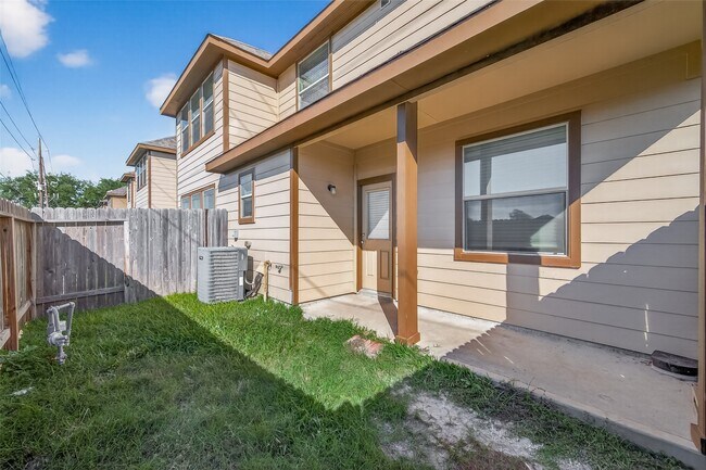 property at 8407 Hawthorn Vly Ln