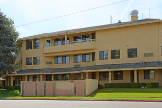 Walnut Park Apartment in Visalia, CA - Building Photo - Building Photo